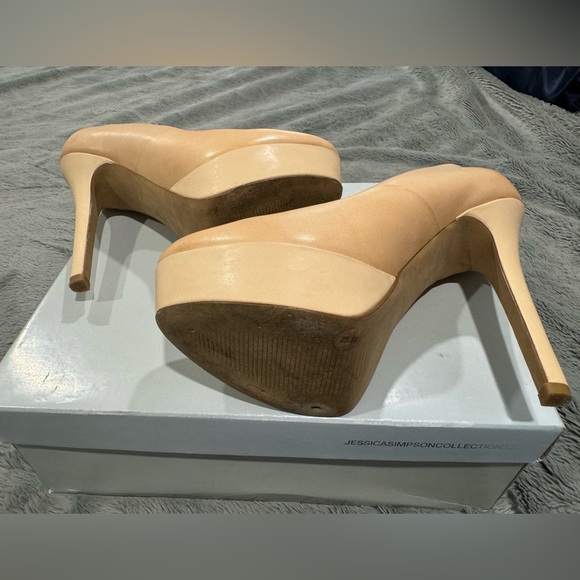 Jessica Simpson Pumps - Picture 5 of 6